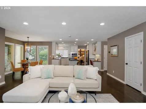 2922 Laurelwood Court Nw Salem OR 97304
