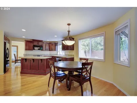 11216 NW 25th Court Vancouver WA 98685