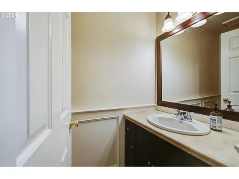 11216 NW 25th Court Vancouver WA 98685