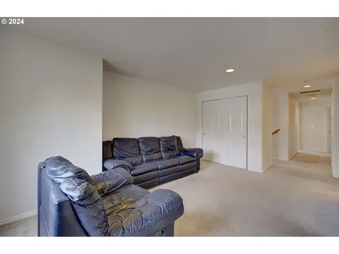 11216 NW 25th Court Vancouver WA 98685