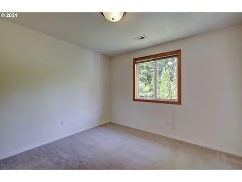 11216 NW 25th Court Vancouver WA 98685