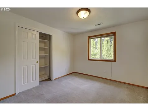 11216 NW 25th Court Vancouver WA 98685