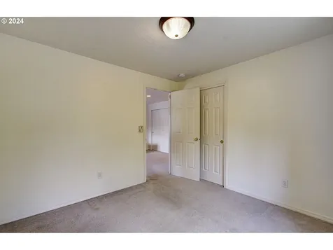 11216 NW 25th Court Vancouver WA 98685