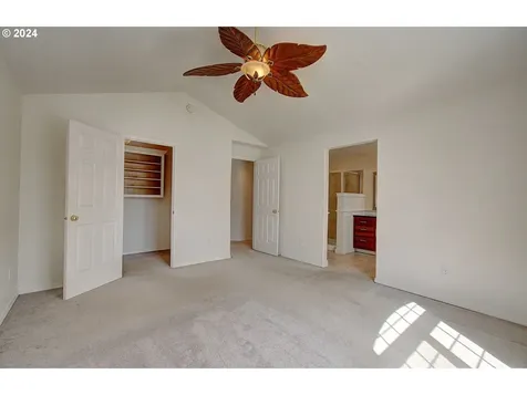 11216 NW 25th Court Vancouver WA 98685