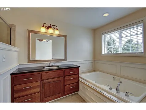 11216 NW 25th Court Vancouver WA 98685