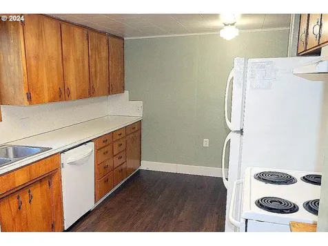 1140 Se Lewis Street Dallas OR 97338