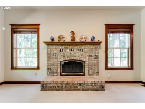 1103 S 68th Place Springfield OR 97478
