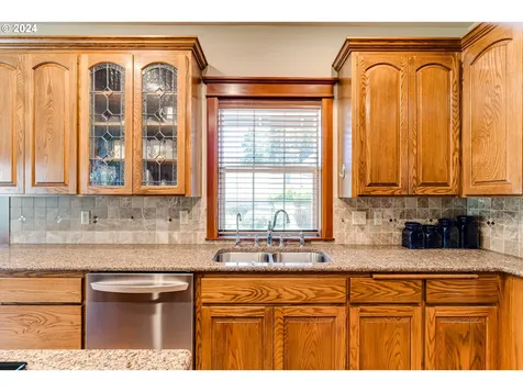 1103 S 68th Place Springfield OR 97478