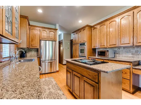 1103 S 68th Place Springfield OR 97478