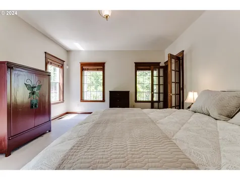 1103 S 68th Place Springfield OR 97478