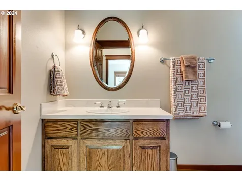 1103 S 68th Place Springfield OR 97478