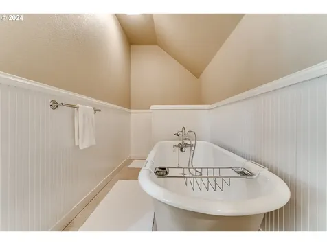 1103 S 68th Place Springfield OR 97478