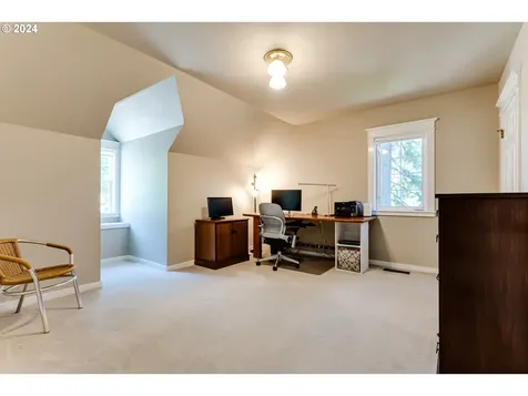 1103 S 68th Place Springfield OR 97478