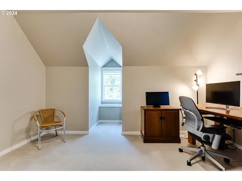 1103 S 68th Place Springfield OR 97478