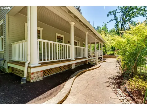 1103 S 68th Place Springfield OR 97478