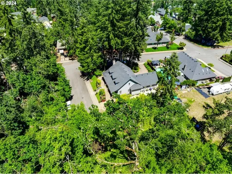 1103 S 68th Place Springfield OR 97478