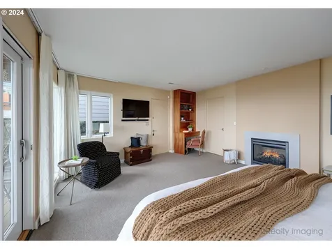 400 NW Maywood Drive Portland OR 97210