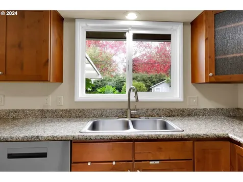 99 Wedgewood Drive Eugene OR 97404