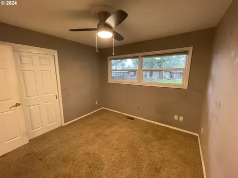 905 NE 131st Place Portland OR 97230
