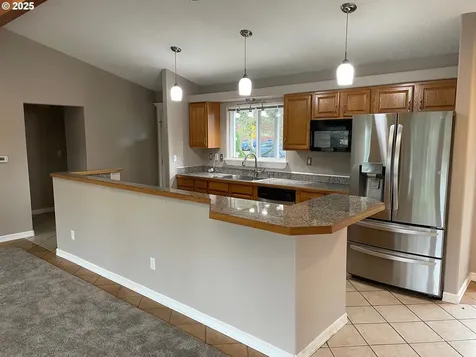 905 NE 131st Place Portland OR 97230