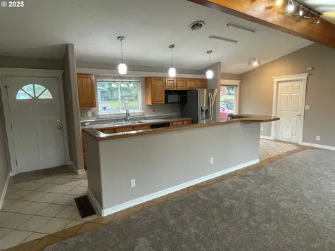 905 NE 131st Place Portland OR 97230
