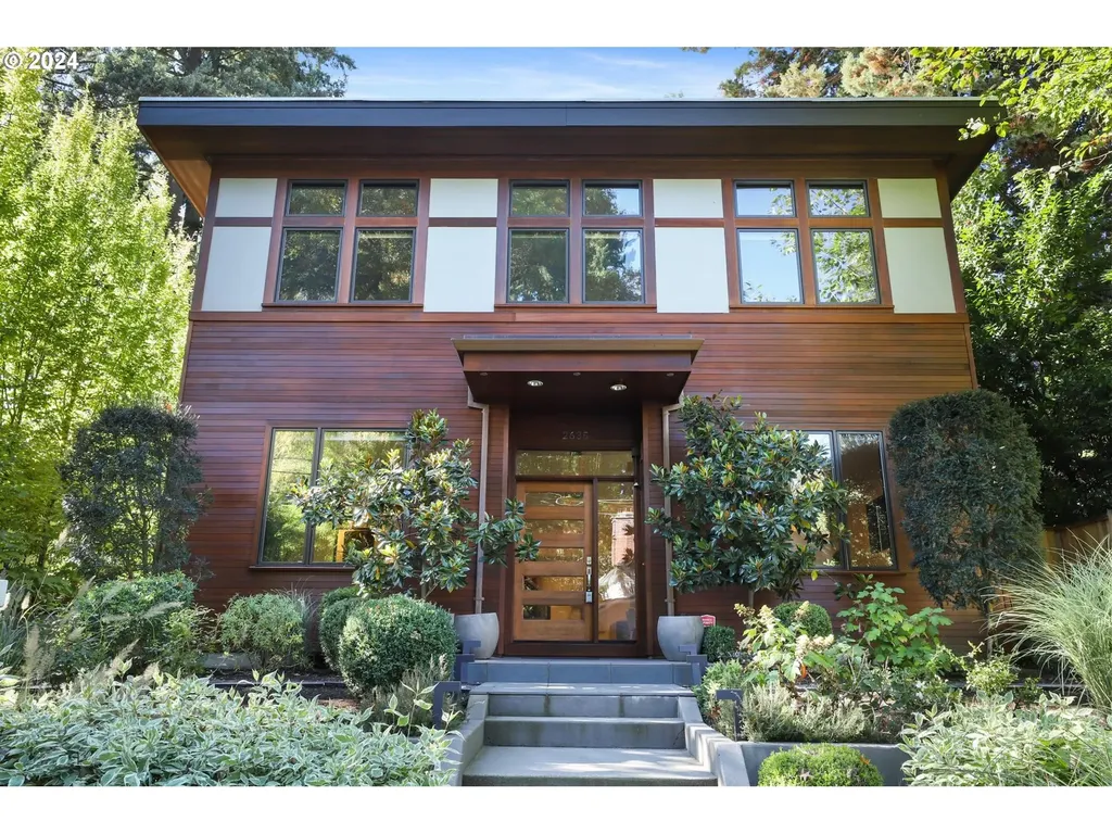 2635 SW Grenwolde Place Portland OR 97201