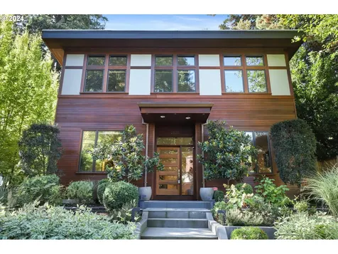 2635 SW Grenwolde Place Portland OR 97201
