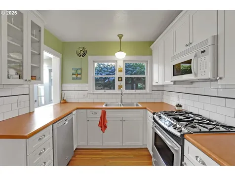 4105 NE 74th Avenue Portland OR 97218