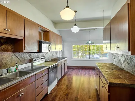 955 Bryan Street Woodburn OR 97071