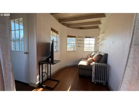 792 16th Street Lafayette OR 97127