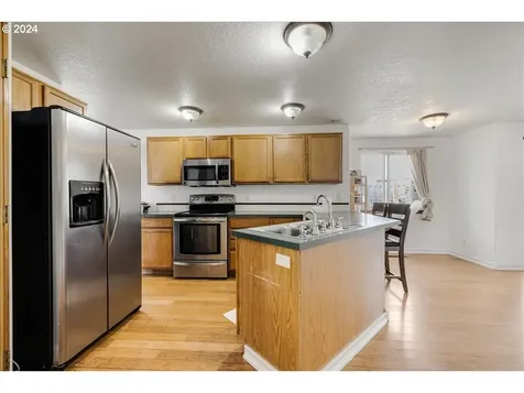 792 16th Street Lafayette OR 97127