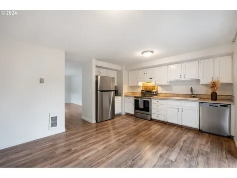12704 NE 38th Circle Vancouver WA 98682