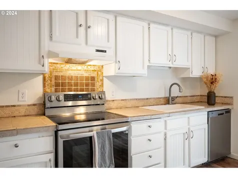 12704 NE 38th Circle Vancouver WA 98682