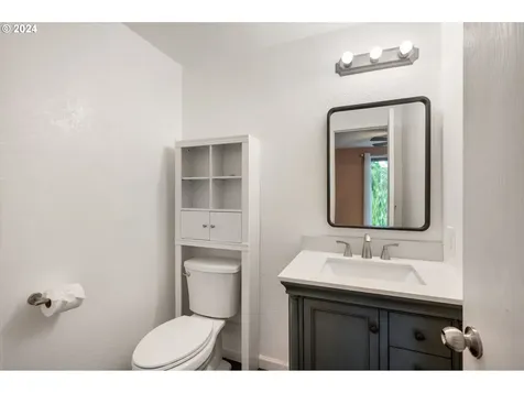 12704 NE 38th Circle Vancouver WA 98682