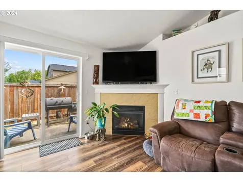 1895 Adelman Loop Eugene OR 97402