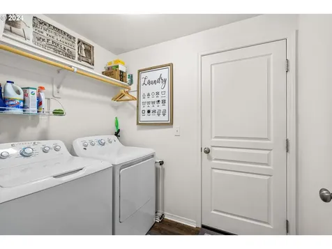 1895 Adelman Loop Eugene OR 97402
