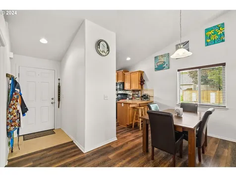 1895 Adelman Loop Eugene OR 97402