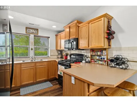 1895 Adelman Loop Eugene OR 97402