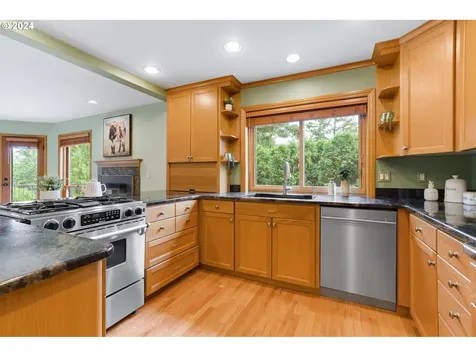 2360 Valley View Drive West Linn OR 97068