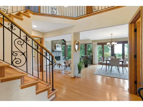 2360 Valley View Drive West Linn OR 97068