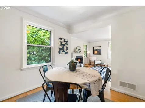 5734 Ne Mallory Avenue Portland OR 97211