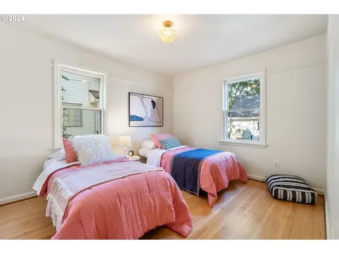 5734 Ne Mallory Avenue Portland OR 97211