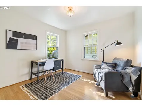 5734 Ne Mallory Avenue Portland OR 97211
