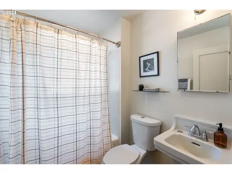 5734 Ne Mallory Avenue Portland OR 97211