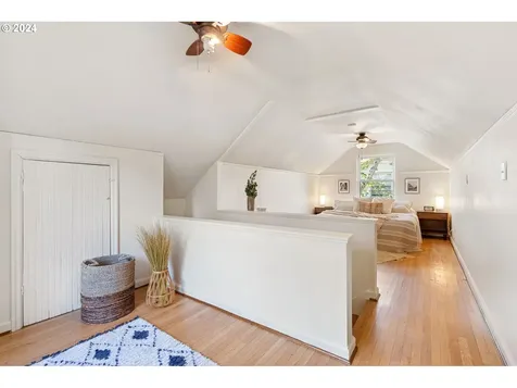 5734 Ne Mallory Avenue Portland OR 97211