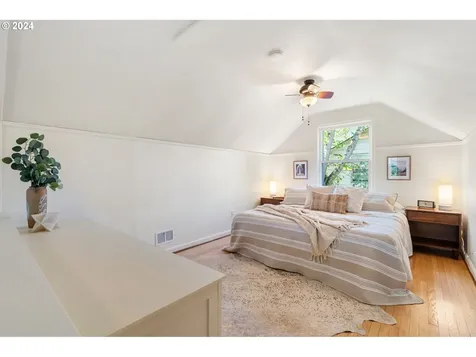 5734 Ne Mallory Avenue Portland OR 97211