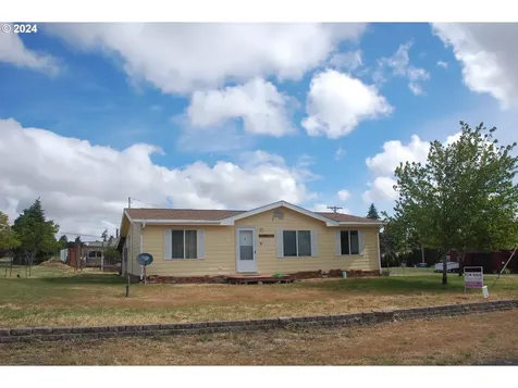 205 W Pennoyer Street Condon OR 97823