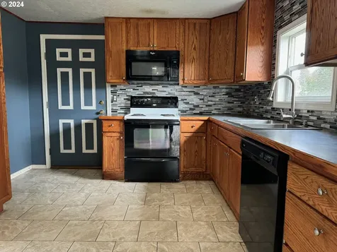 304 N River Street Enterprise OR 97828