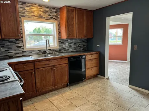 304 N River Street Enterprise OR 97828