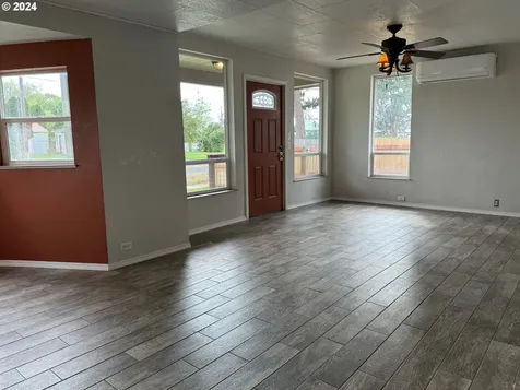 304 N River Street Enterprise OR 97828